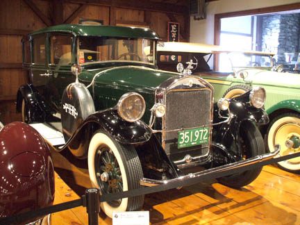 1928 Pierce Arrow Series 81 Limousine at the American Heritage Museum