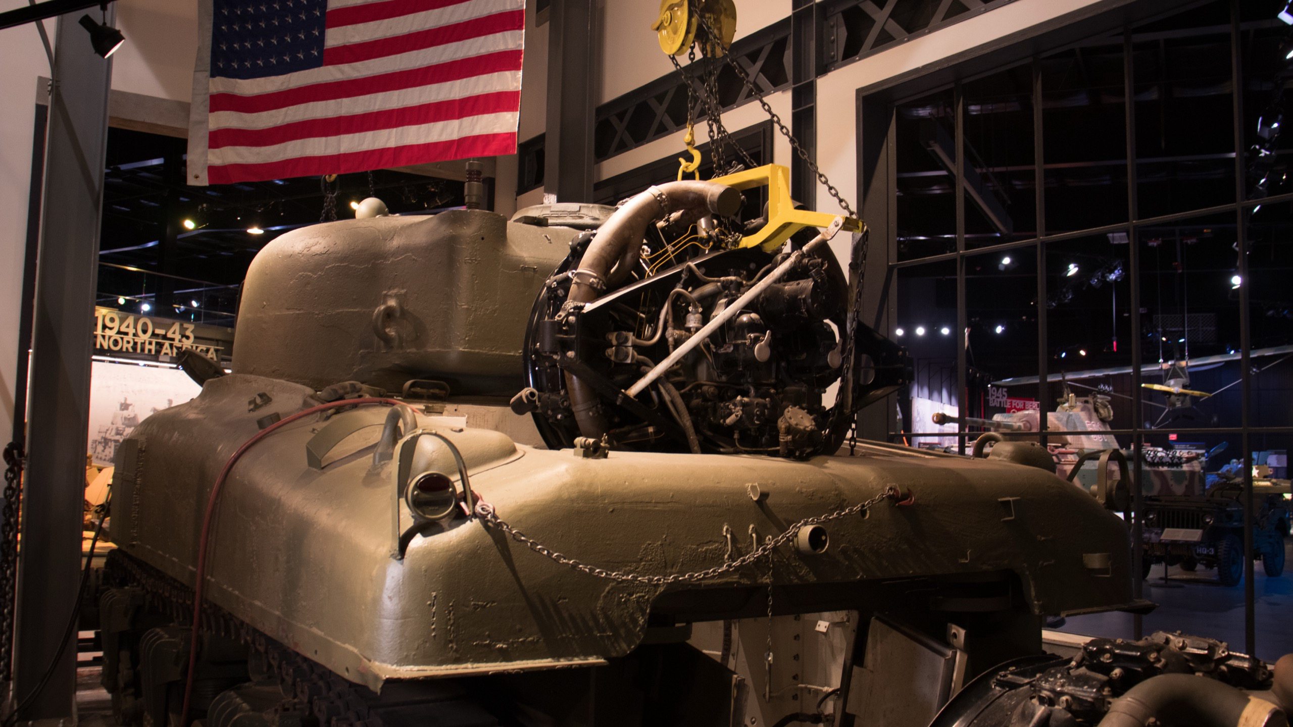 1943 M4A1(75) / Grizzly I / Sherman, rear