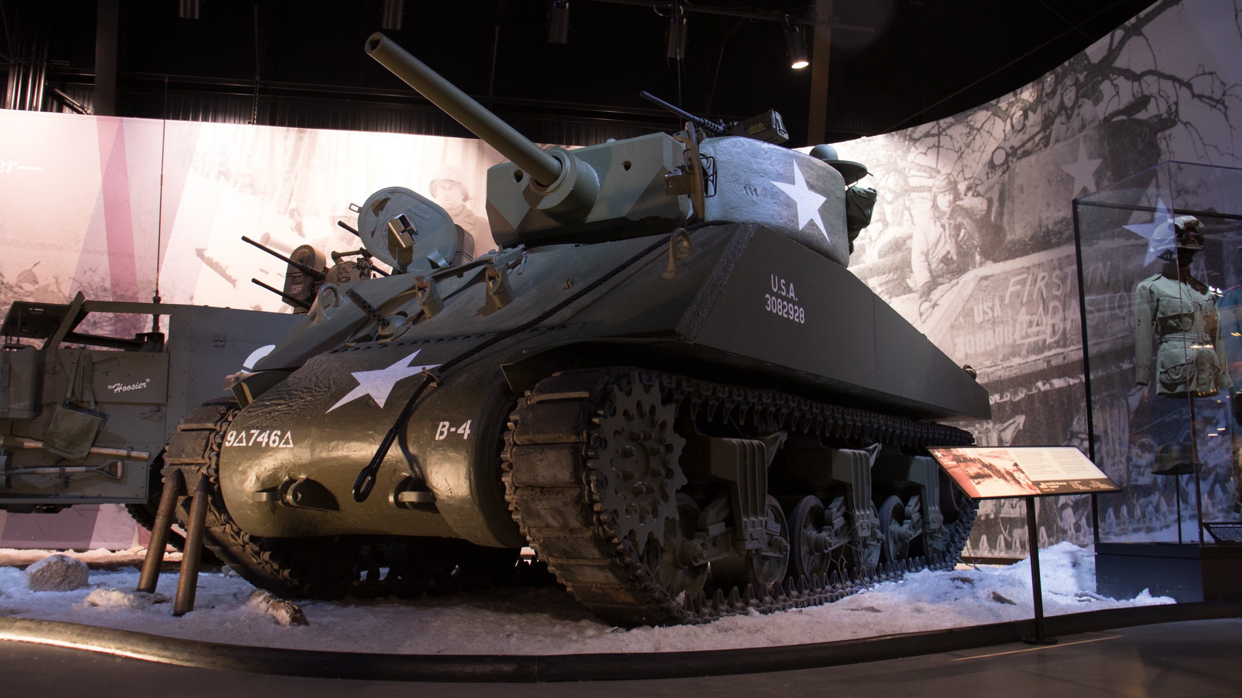 1944 M4A3E2 Sherman "Jumbo", hero image