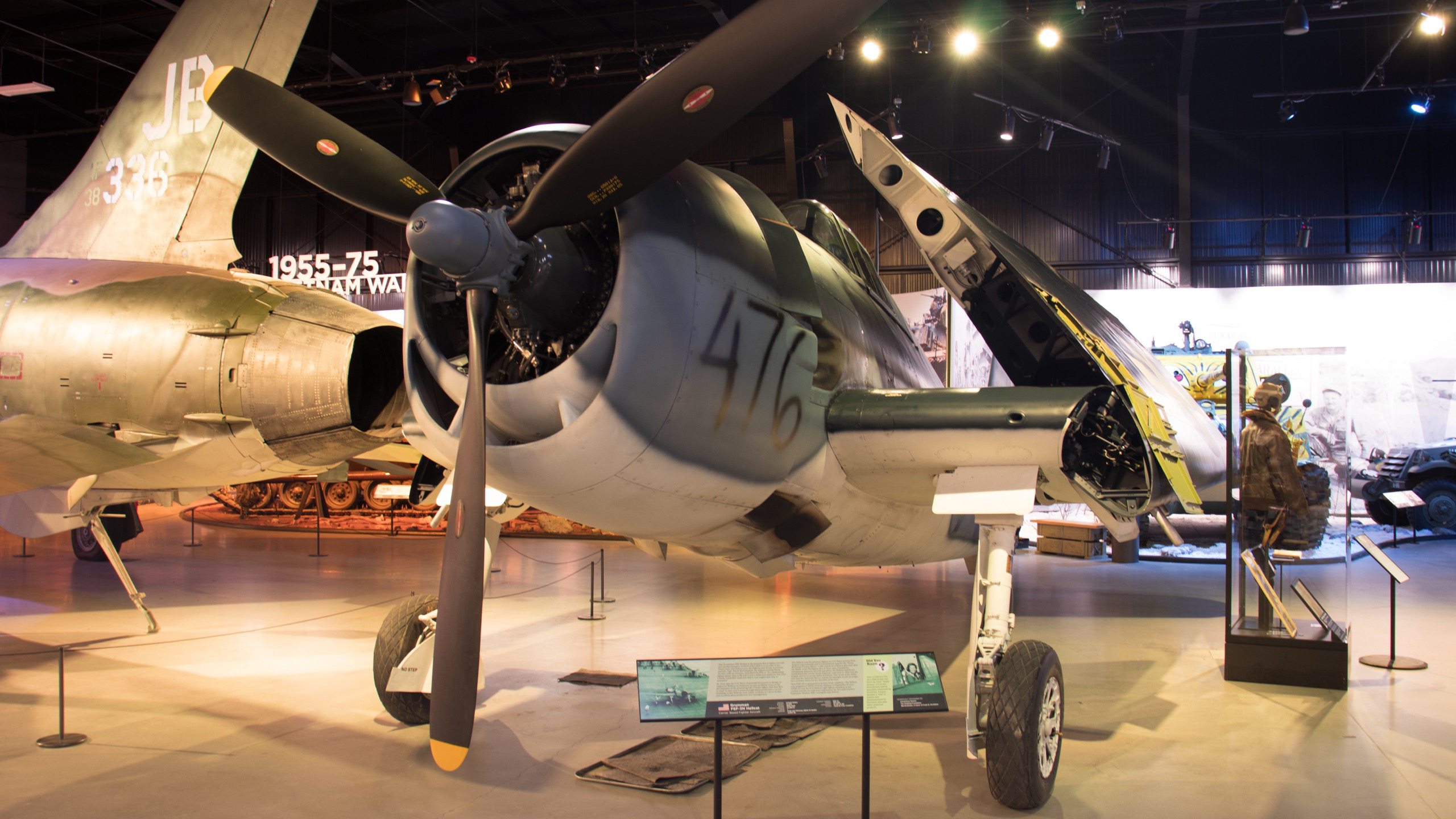 1944 Grumman F6F-3N Hellcat, nose