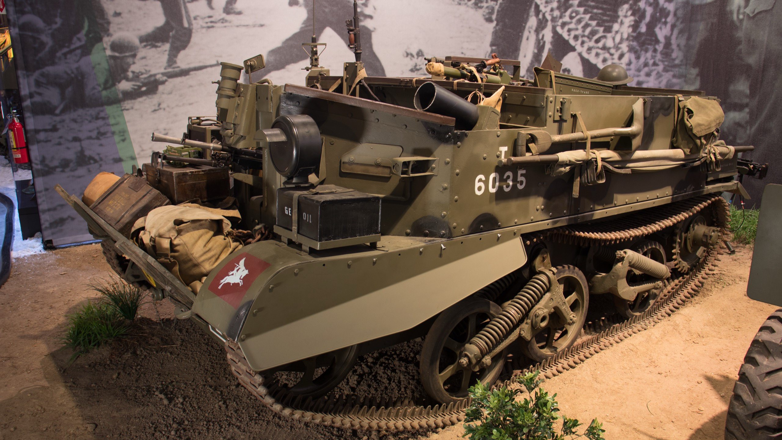 1943 Bren Gun Carrier (Universal Carrier), left side