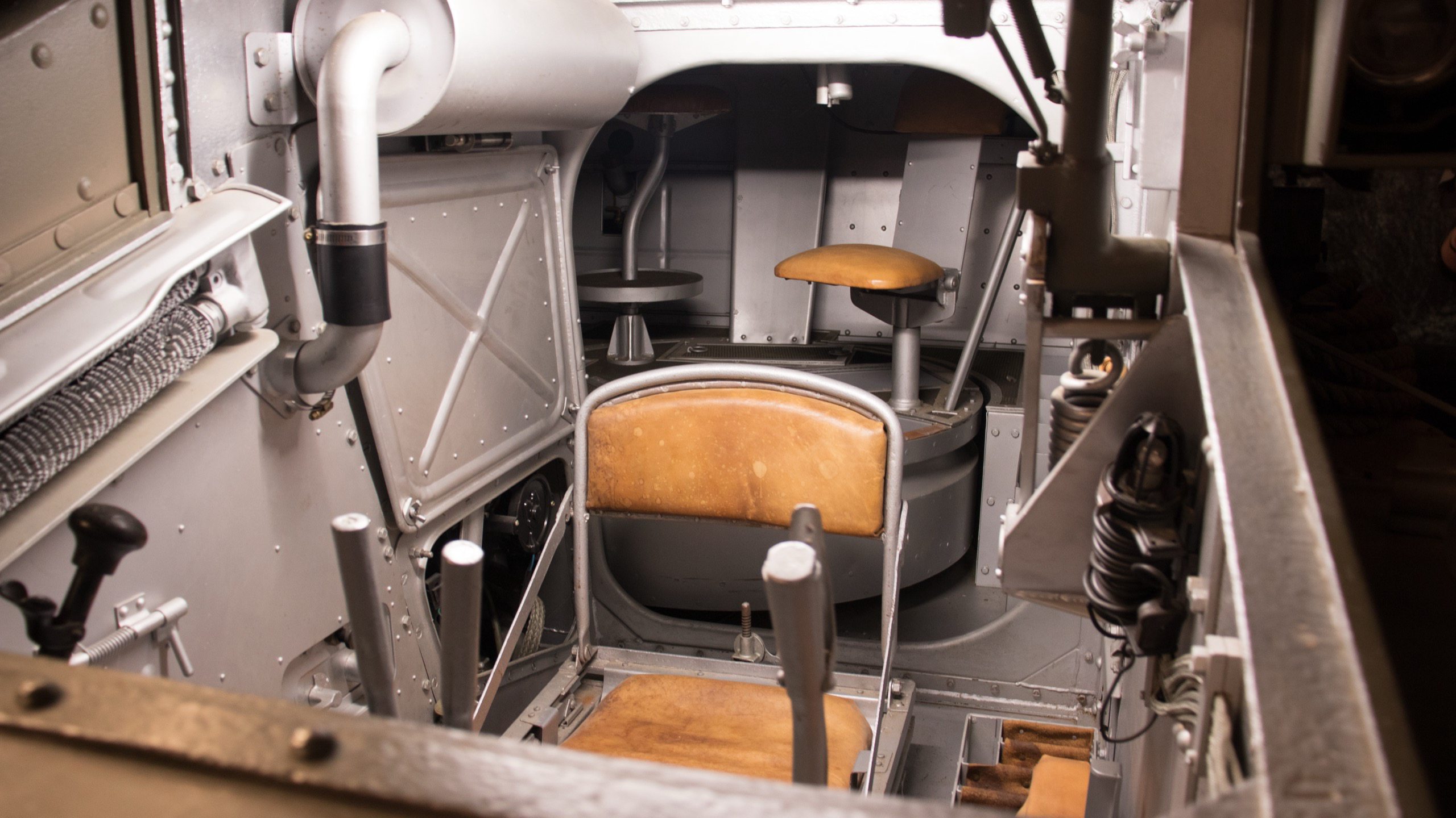 1936 Vickers-Armstrongs Mk.VI, interior