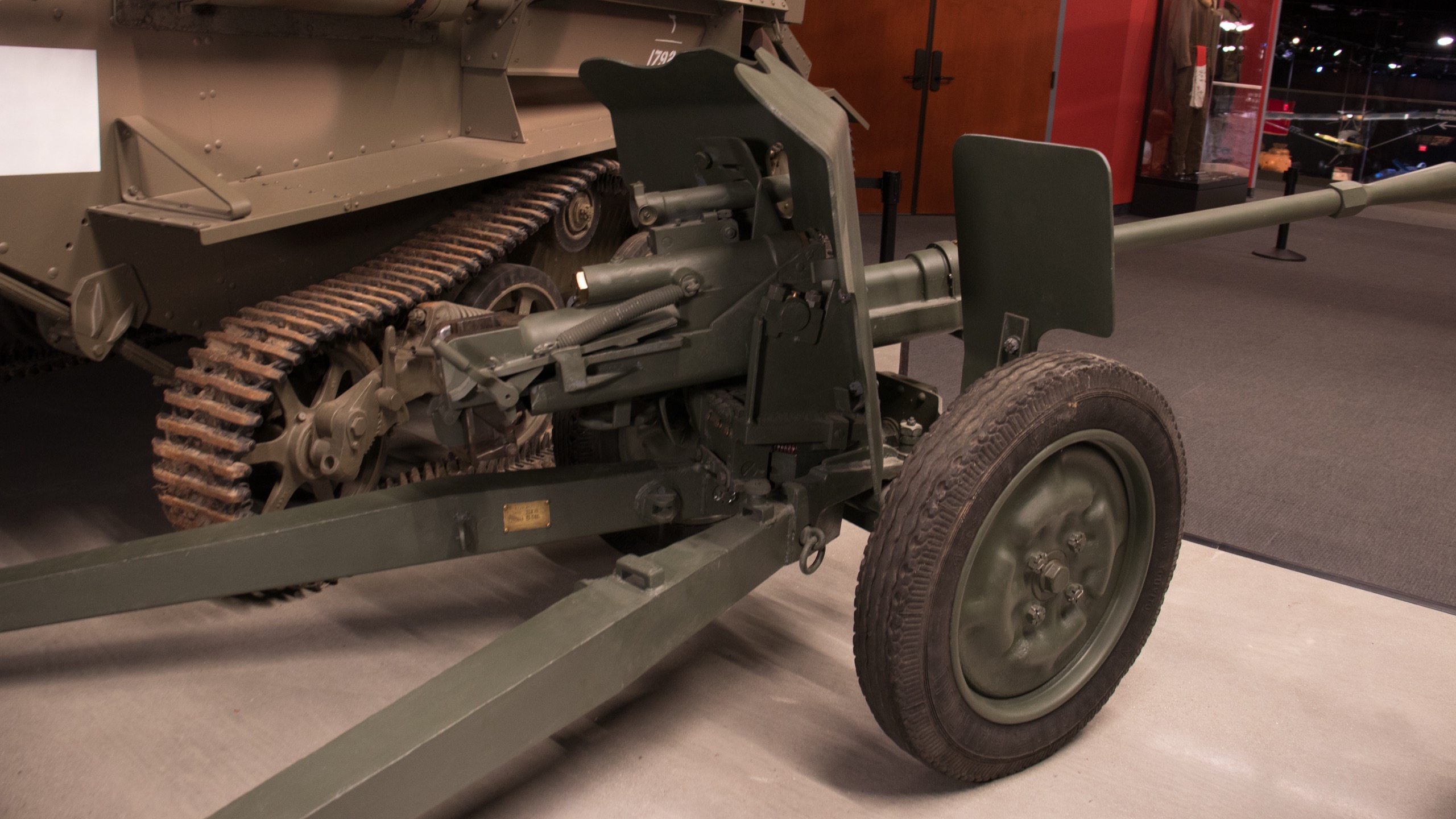 1934 25mm Hotchkiss Anti-Tank Gun, rear