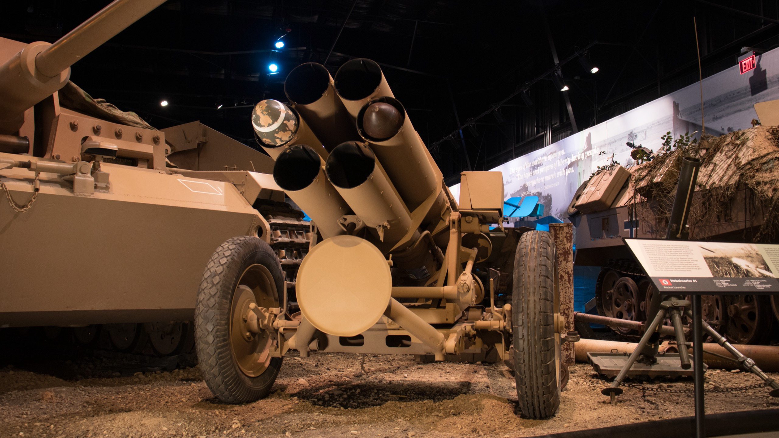 1944 15 cm Nebelwerfer NbW 41, front