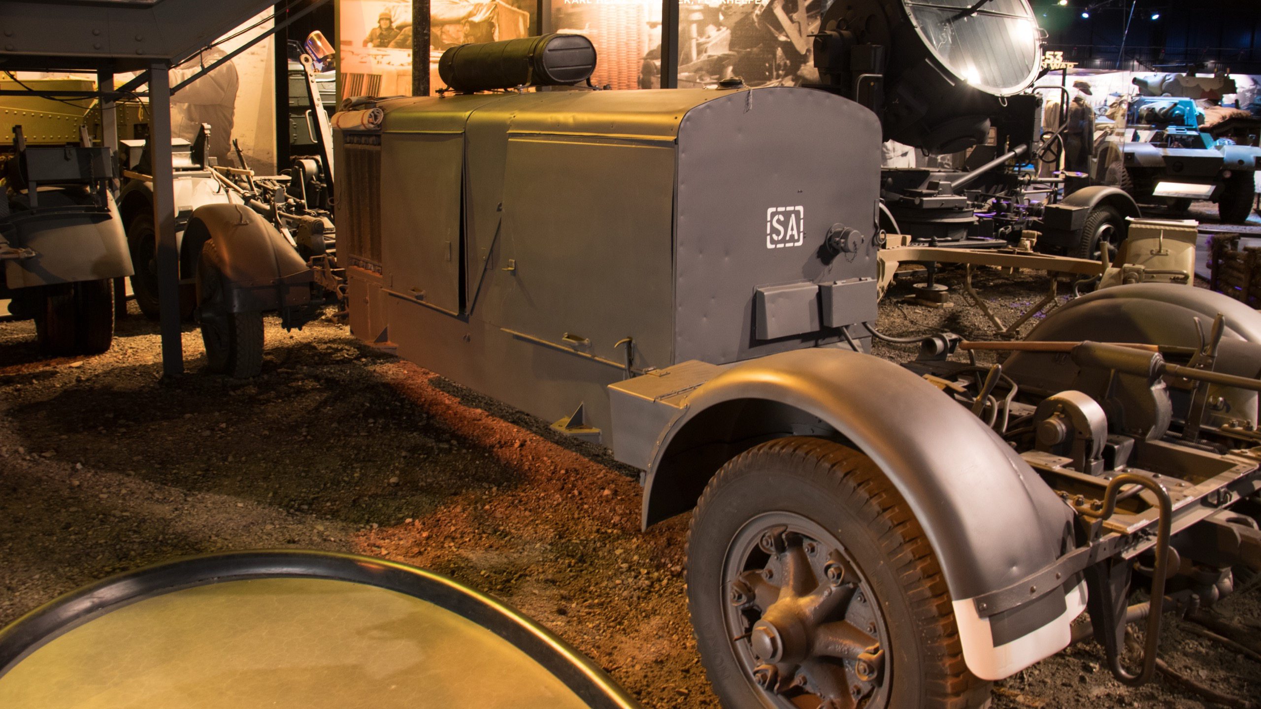 1943 150cm Flakscheinwerfer 34 Searchlight & 24 Kw Generator, generator closed
