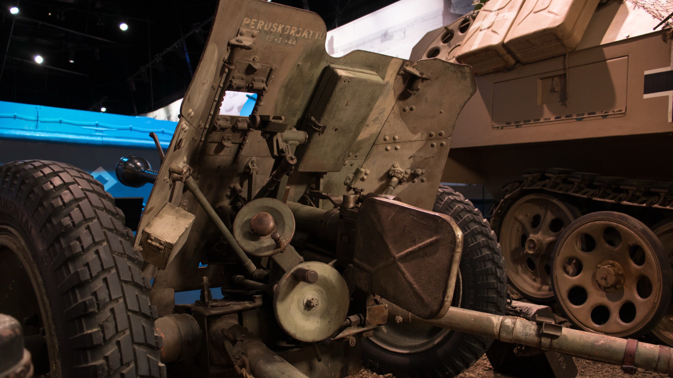 1942 3.7 cm Panzerabwehrkanone Pak 35/36, rear left