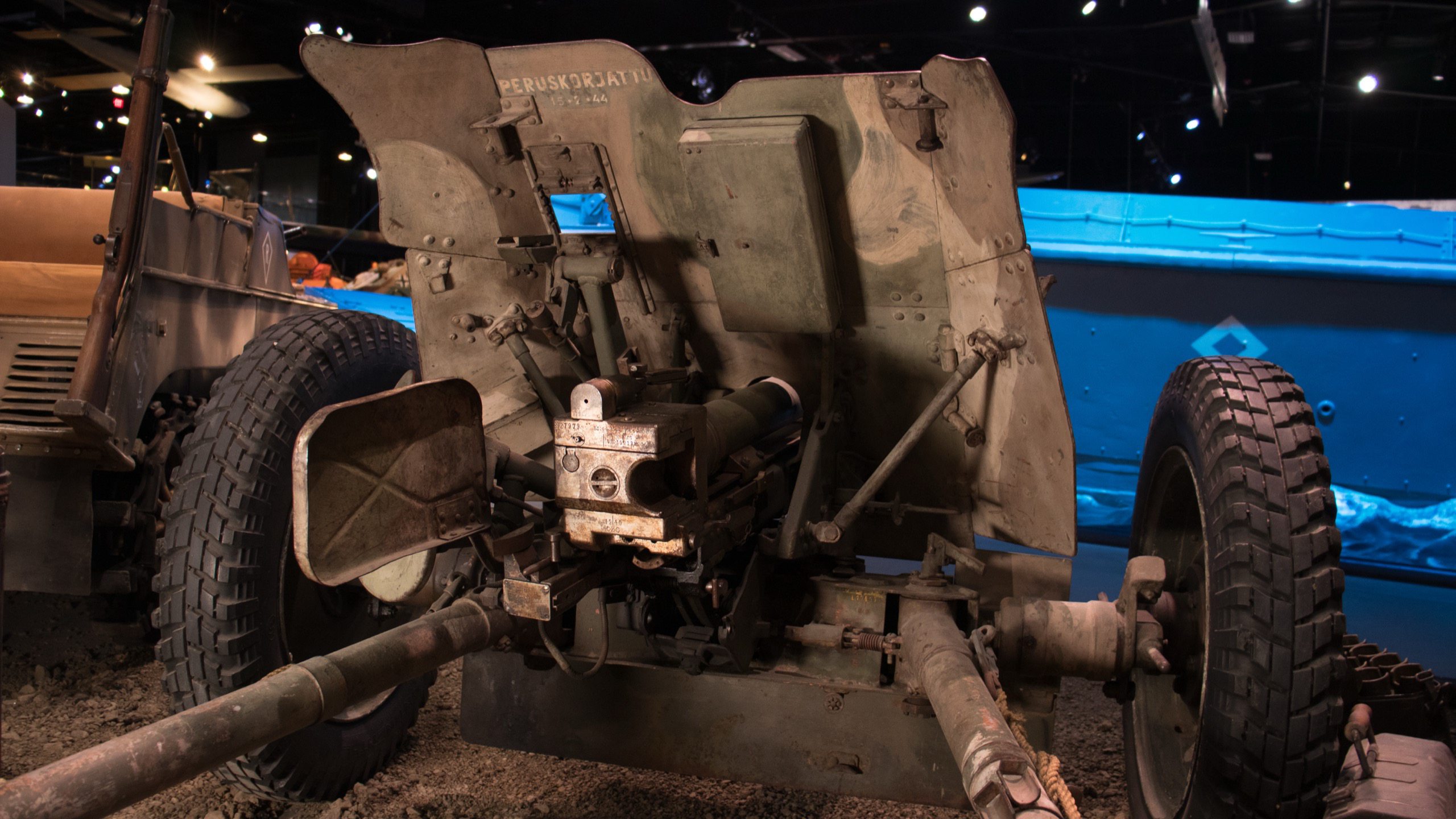1942 3.7 cm Panzerabwehrkanone Pak 35/36, rear right