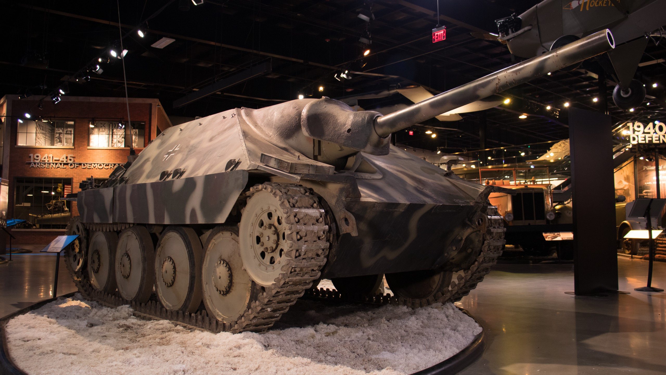1944 Sd.Kfz. 138/2 Jagdpanzer 38(t) Hetzer, front right