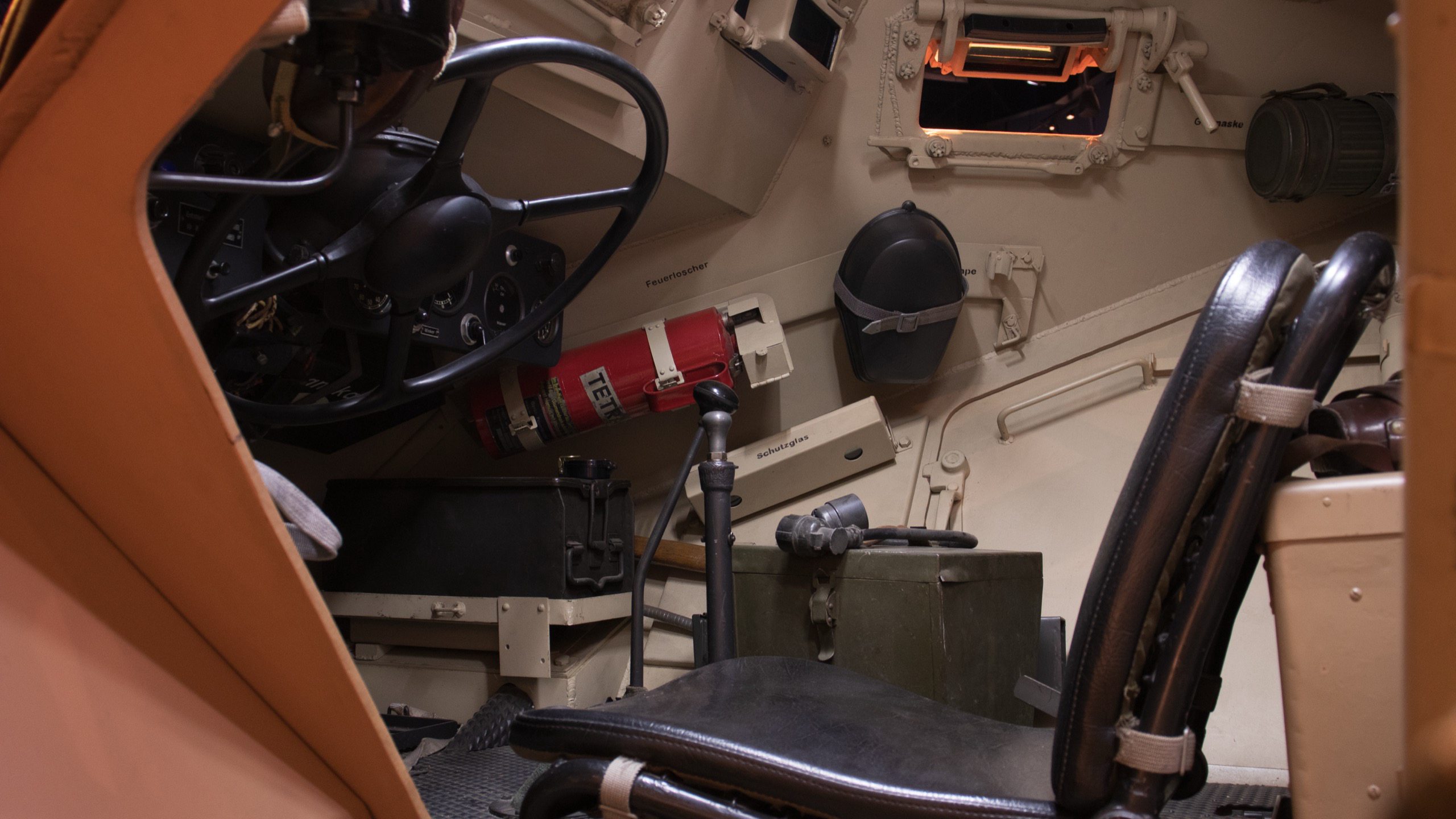 1940 Leichter Panzerspähwagen Sd.Kfz 222 Scout Car, interior