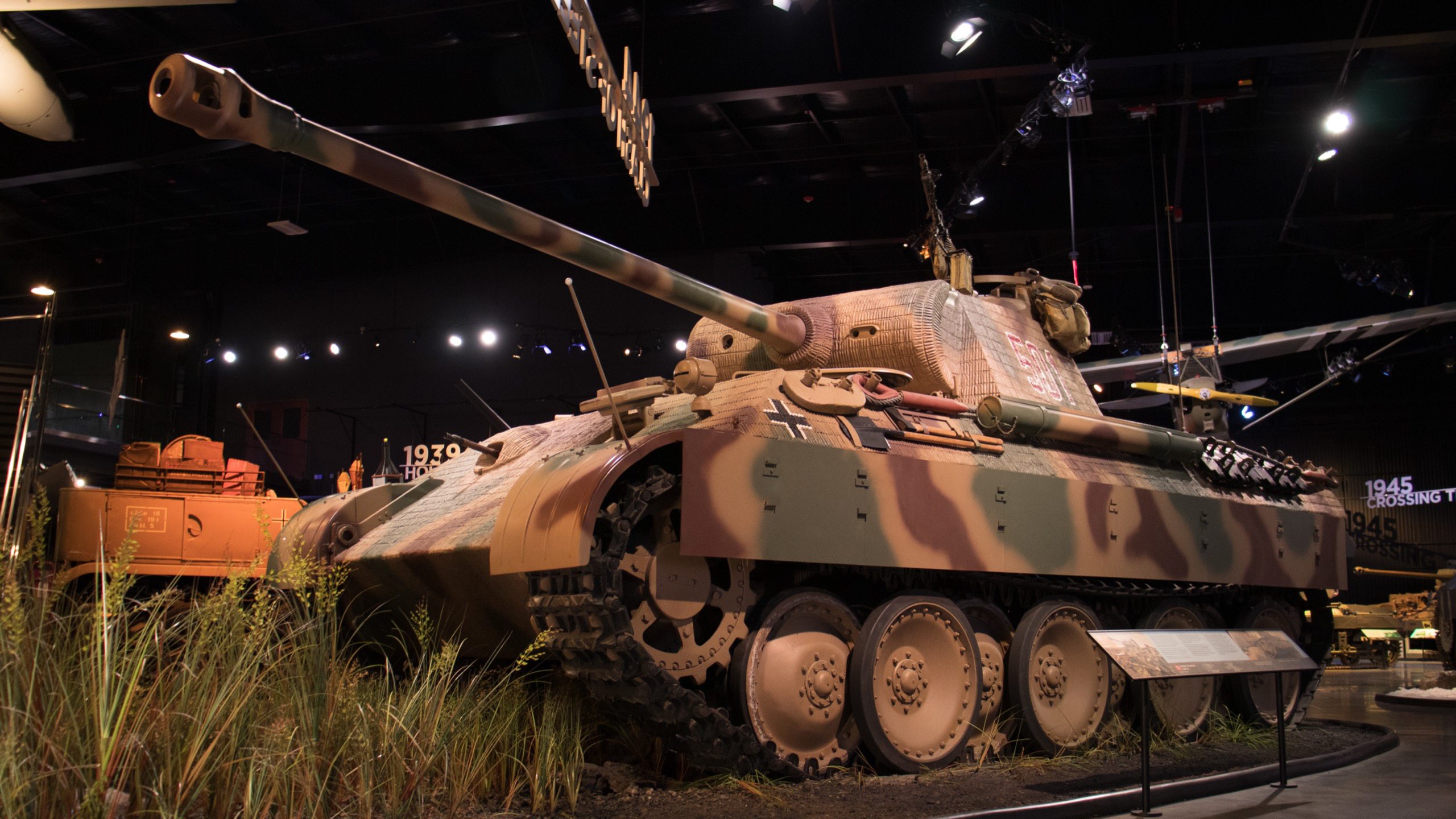 1943 Pz.Kpfw V Panther Ausf. A, left side