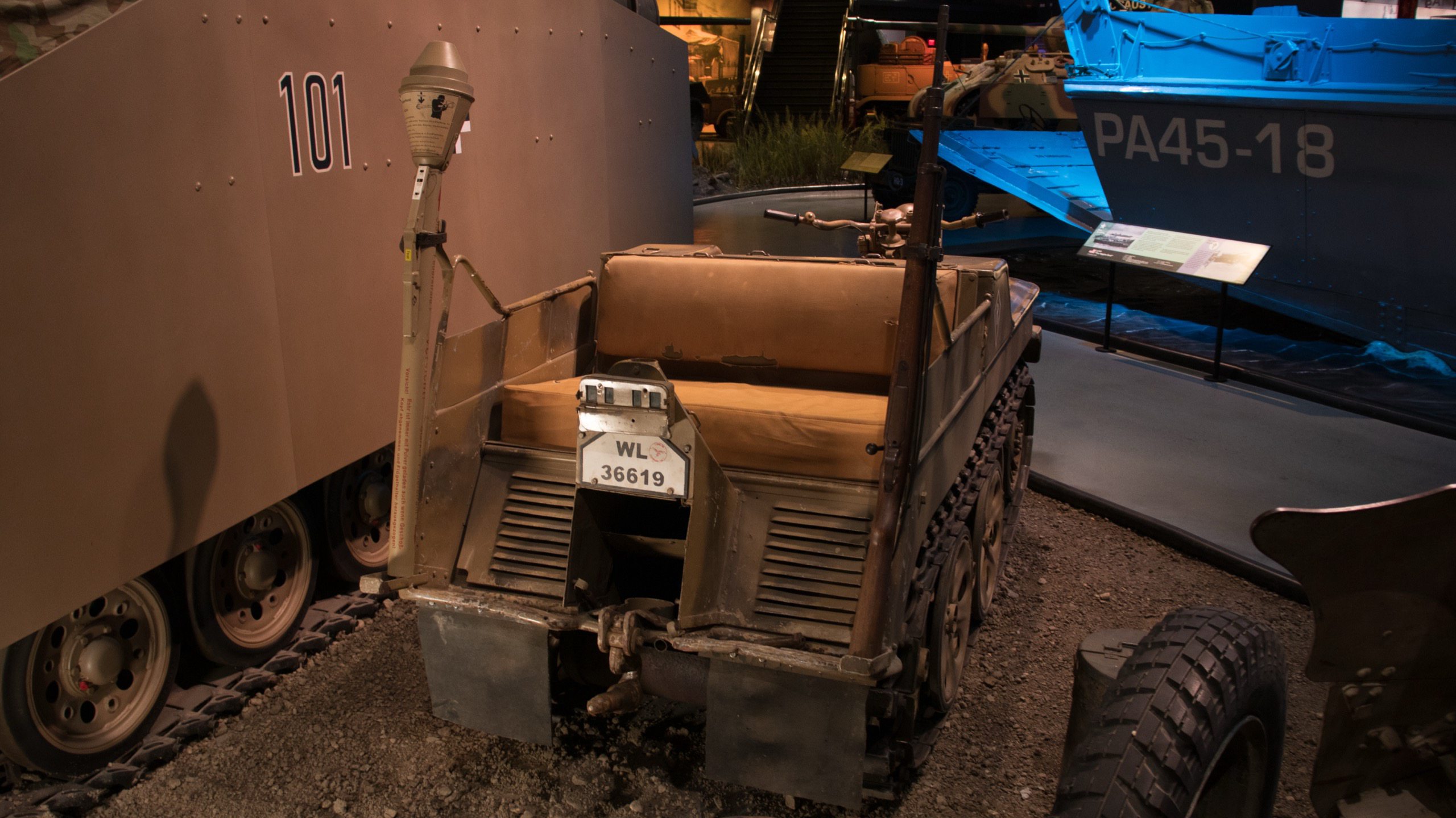 1942 Sonderkraftfahrzeug Sd.Kfz. 2 Kleines Kettenkrad, rear