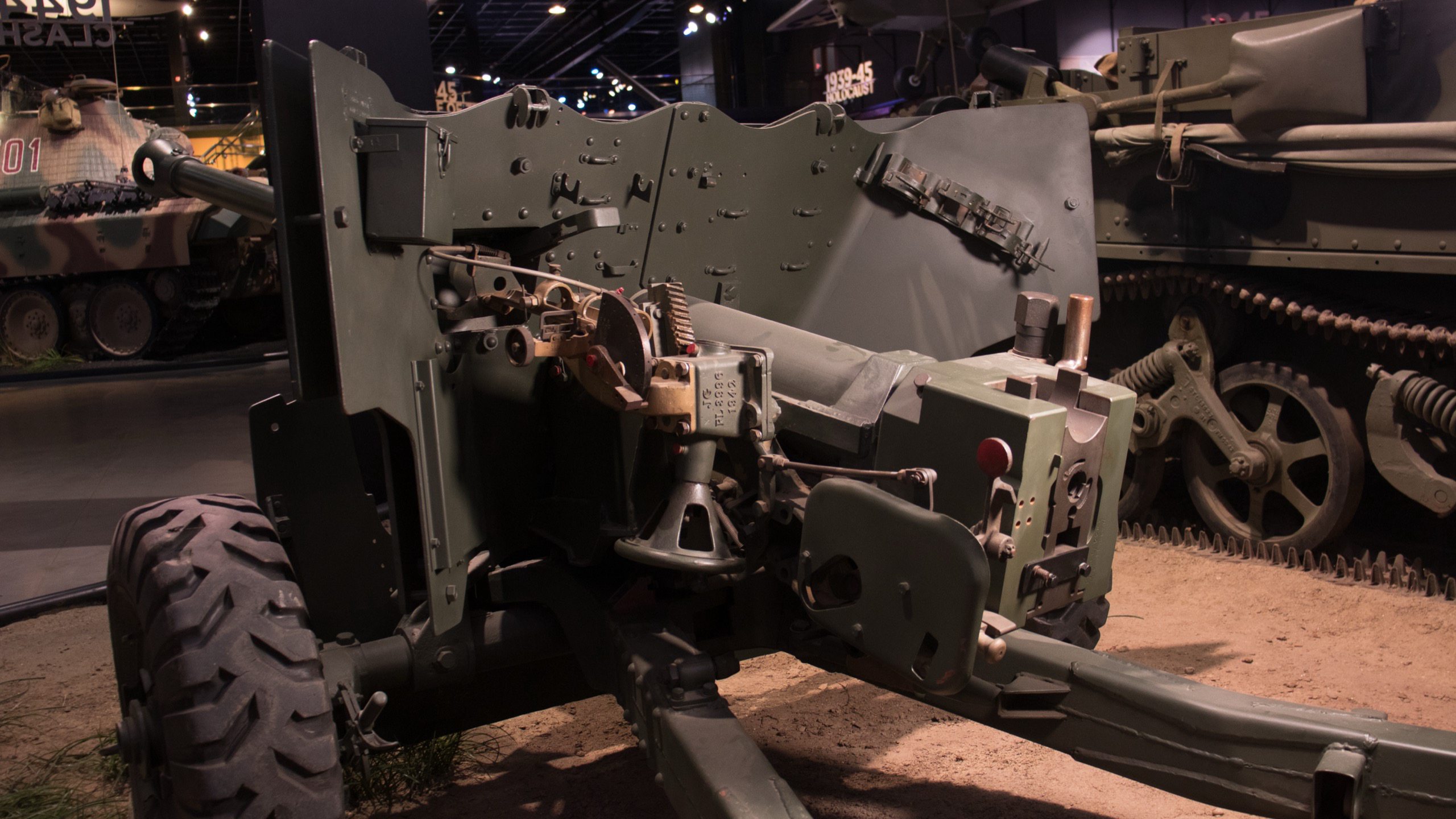 1942 Ordnance Quick-Firing QF 6-pounder 7 cwt, rear