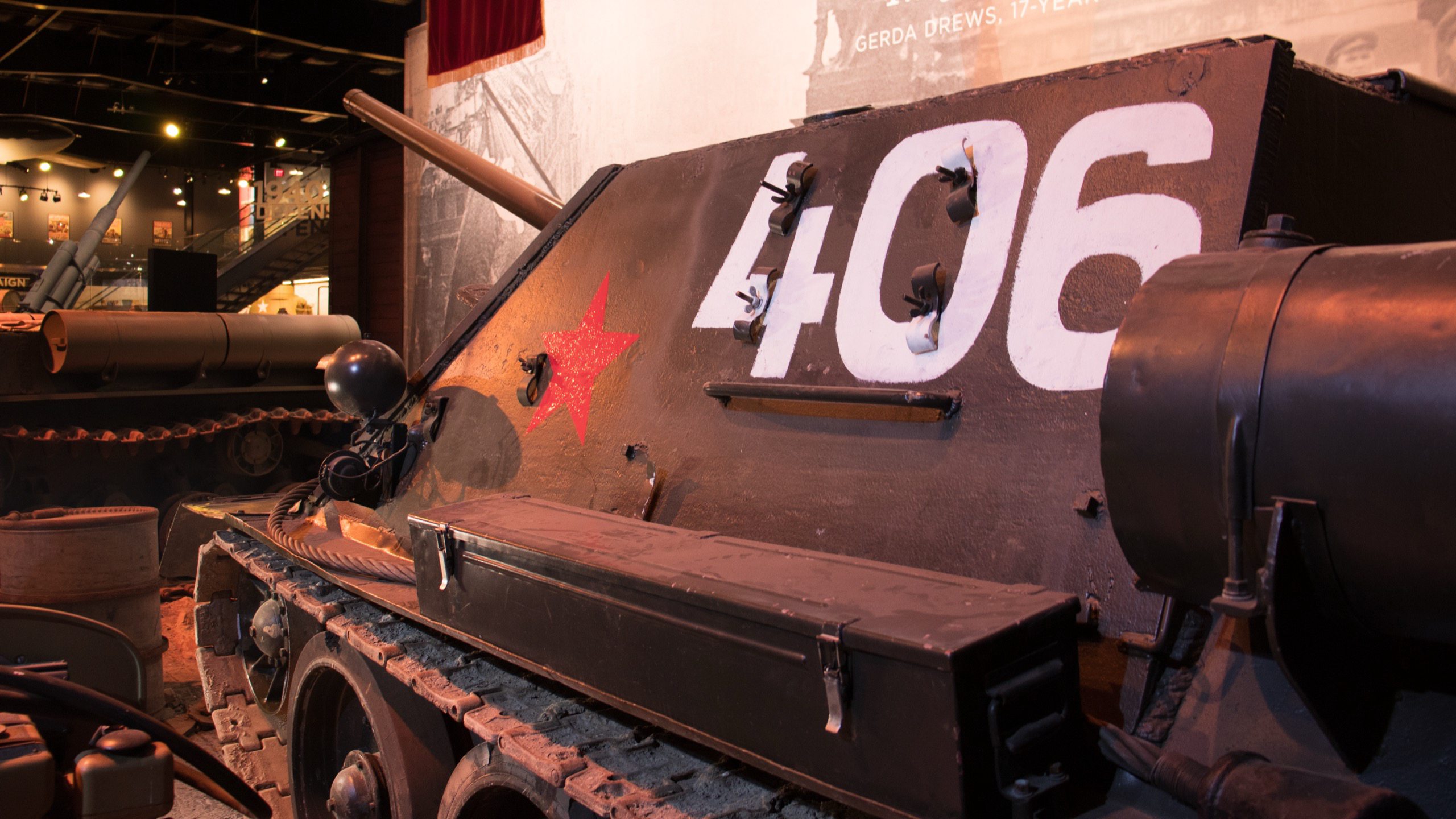 1944 Soviet SU-100, left side
